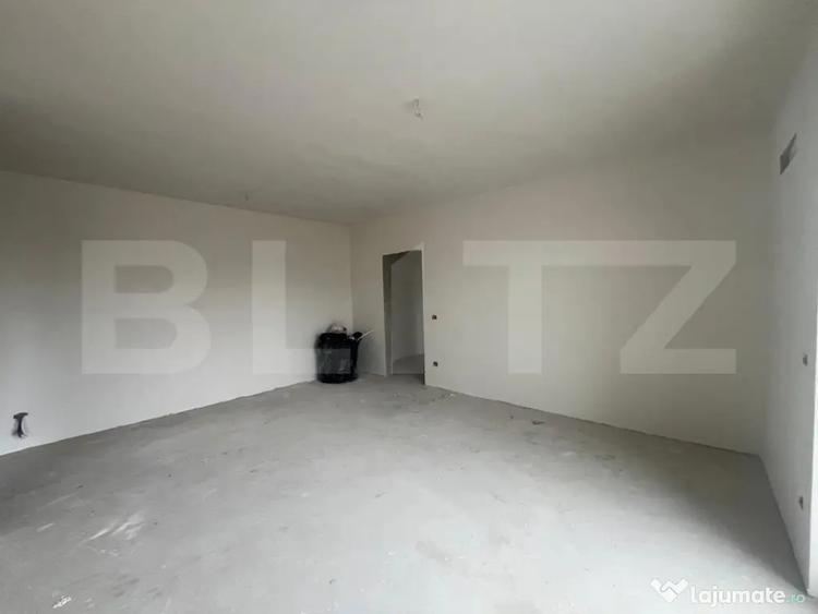 Apartament cu 3 camere semidecomandat în Soarelui