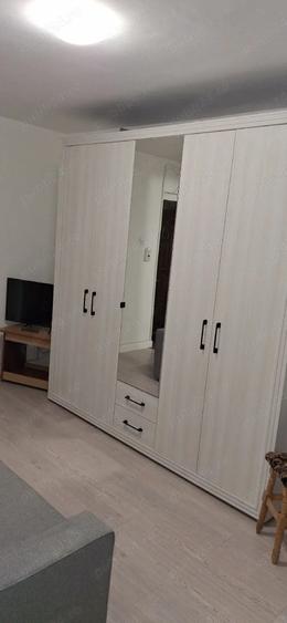 Garsonieră decomandată în Rogerius