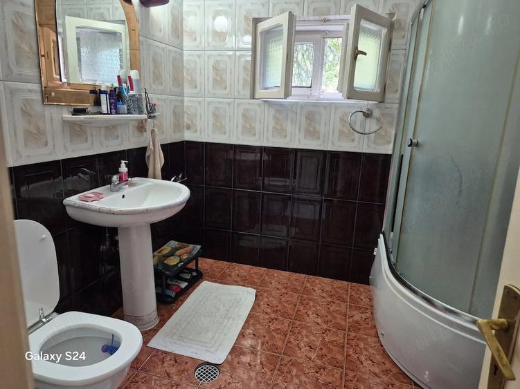 Casă cu Teren 1200 Mp în Central