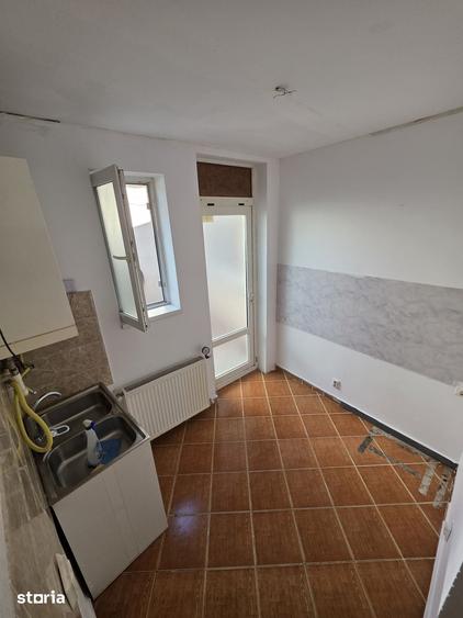 Casă cu 3 camere cu Teren 98 Mp în Iancului