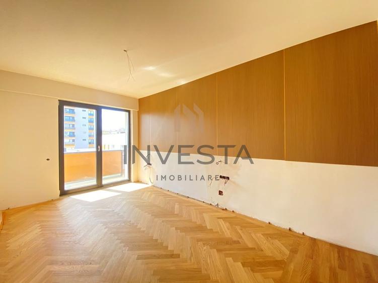 Apartament cu 3 camere semidecomandat în Între Lacuri