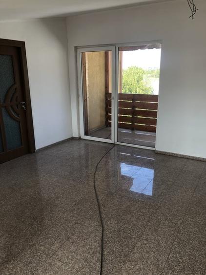 Casă cu 9 camere cu Teren 313 Mp în Pantelimon