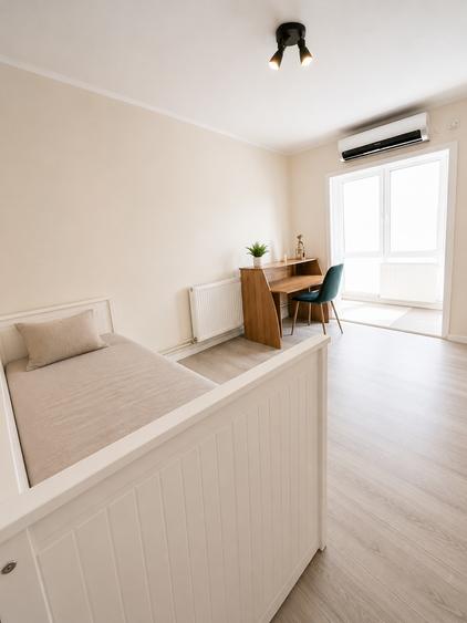 Apartament cu 3 camere semidecomandat în Complex Studențesc