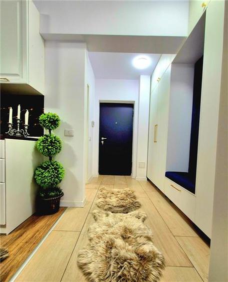 Apartament cu 3 camere decomandat în Aroneanu