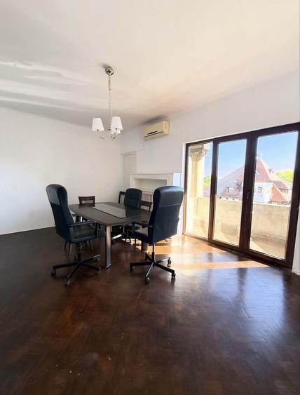 Spațiu comercial, de 40 mp, în Capitale