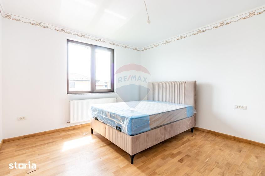 Casă cu 5 camere cu Teren 348 Mp în Central
