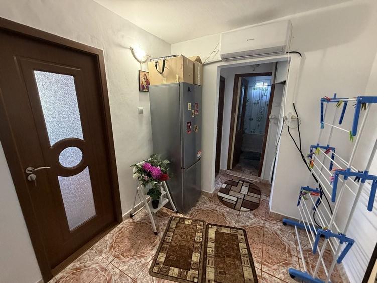 Apartament cu 2 camere decomandat, mobilat în Radu Negru