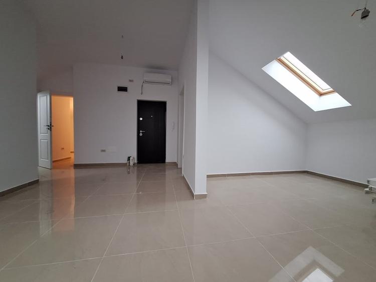 Apartament cu 3 camere decomandat în Chișoda