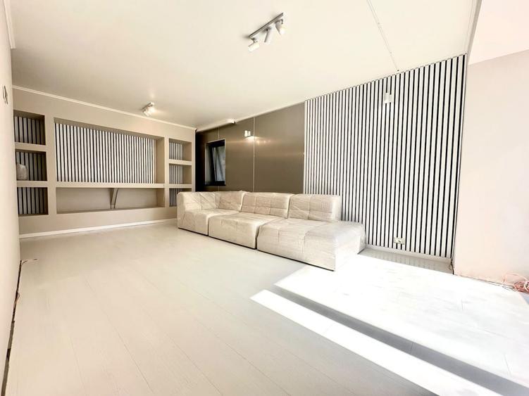 STADION, 3 CAMERE, 77 MP ,LIBER, PRET 225000 EURO - 2
