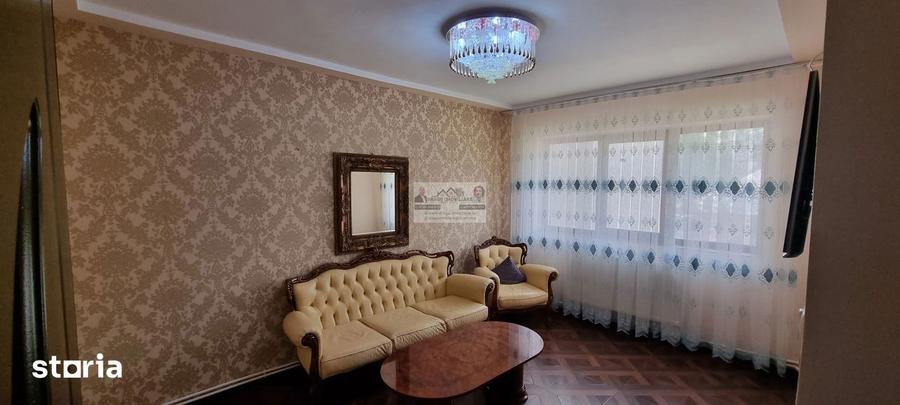 Apartament cu 3 camere decomandat, mobilat în Central