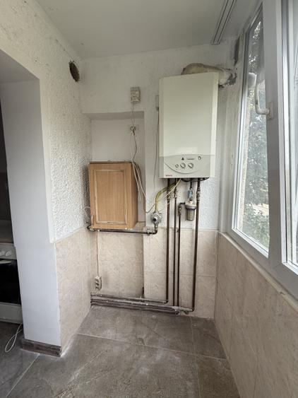 Apartament cu 3 camere decomandat, mobilat în Lipovei