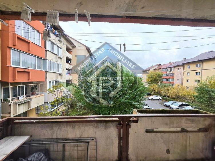 Apartament 2 camere, etaj intermediar, centrala proprie Noua Brasov
