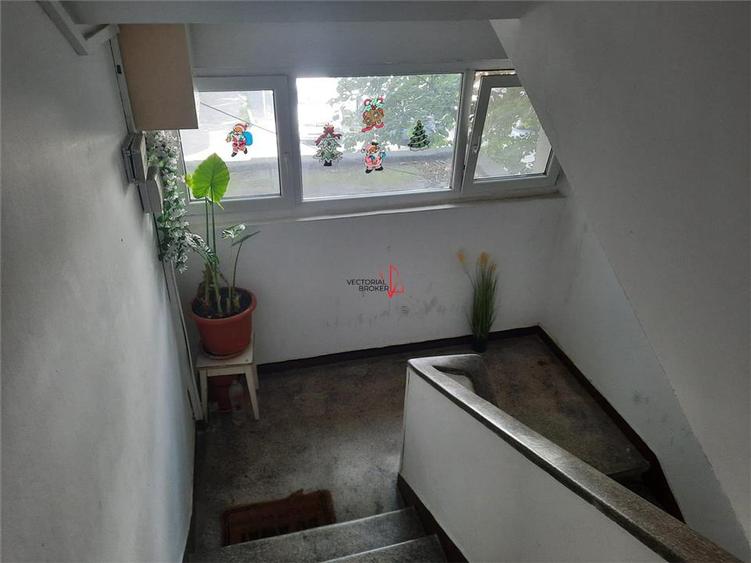 Apartament cu 2 camere semidecomandat în Basarabia