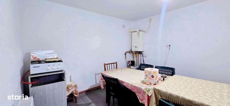 Casă cu 4 camere cu Teren 551 Mp în Orlești