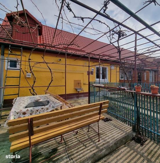 Casă cu 4 camere în Central