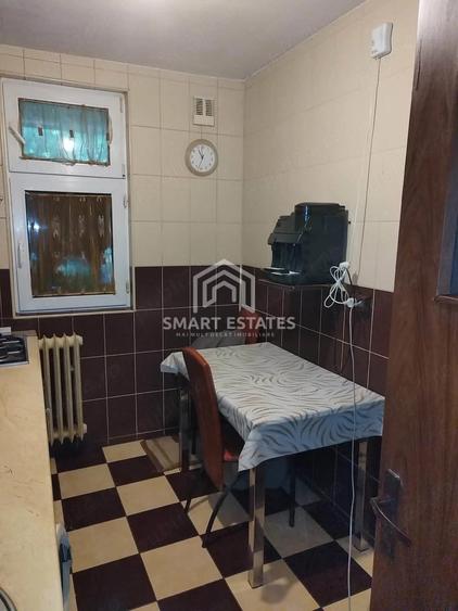 Apartament cu 3 camere decomandat, mobilat în Berceni