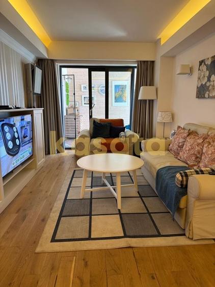 Apartament cu 3 camere semidecomandat, mobilat în Barbu Văcărescu