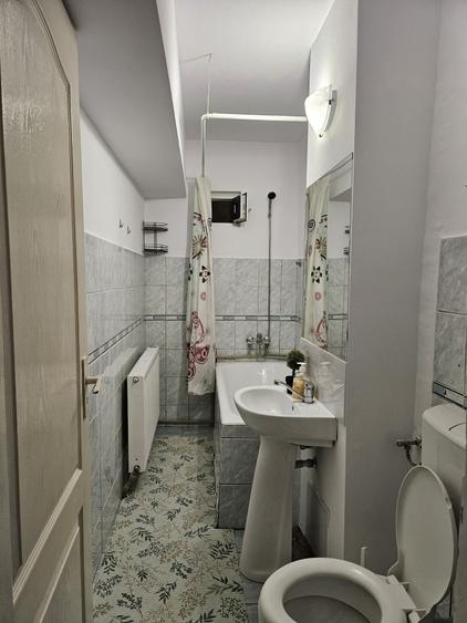 Garsonieră decomandată în Central