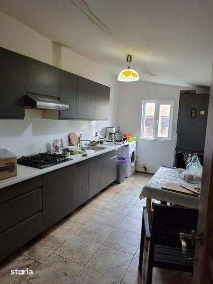 Casă cu 4 camere cu Teren 120 Mp în Central