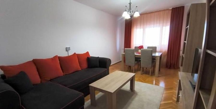 Apartament cu 4 camere decomandat, mobilat în Kiseleff