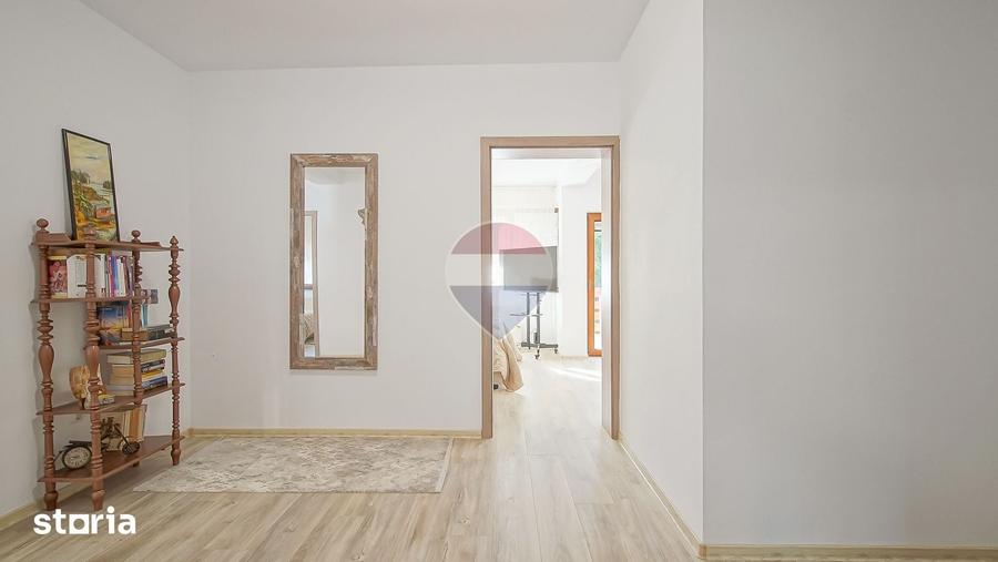 Apartament cu 4 camere decomandat în Clăbucet