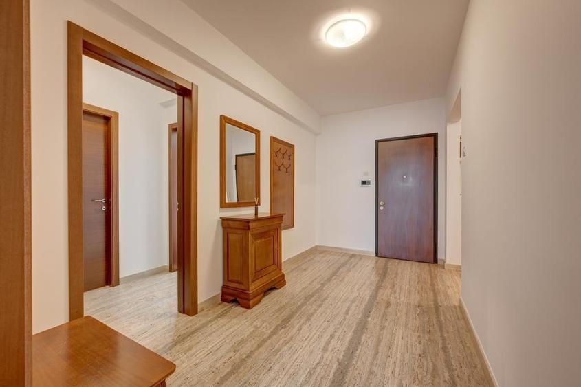 Apartament cu 4 camere în Polonă