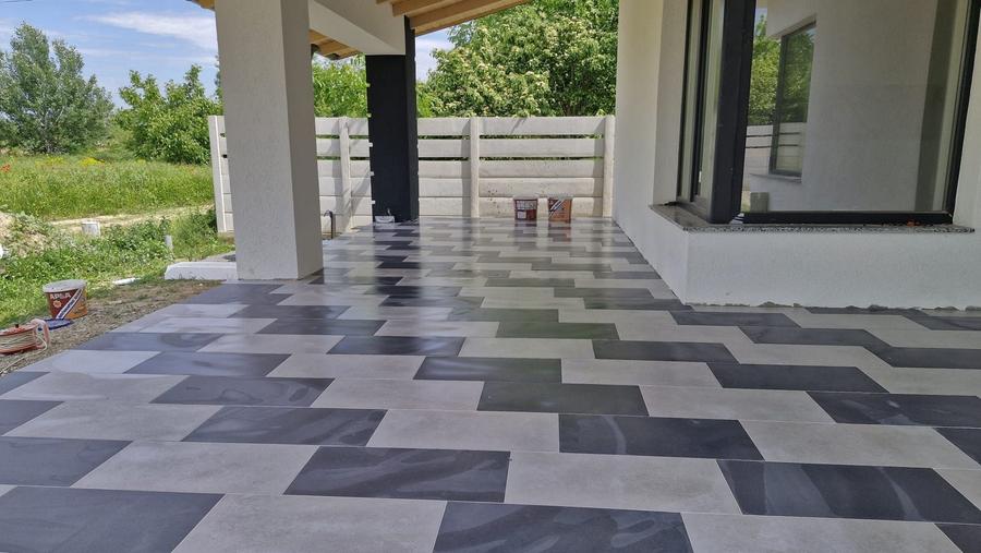 Casă cu 4 camere în Exterior Vest