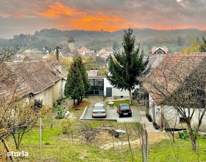 Casă cu 4 camere cu Teren 2178 Mp în Ațel
