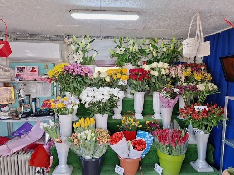 Spațiu comercial, de 8 mp, în Dobroești