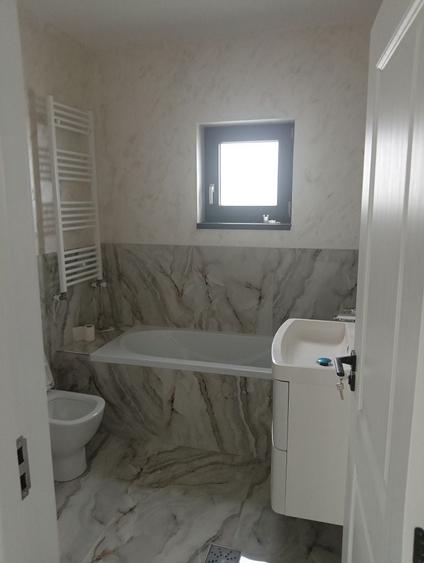 Casă cu 4 camere în Câmpineanca