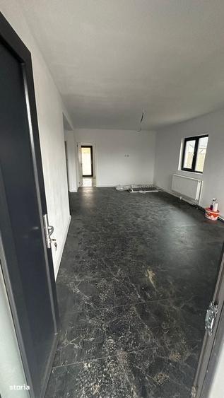 Casă cu 2 camere cu Teren 370 Mp în Ișalnița