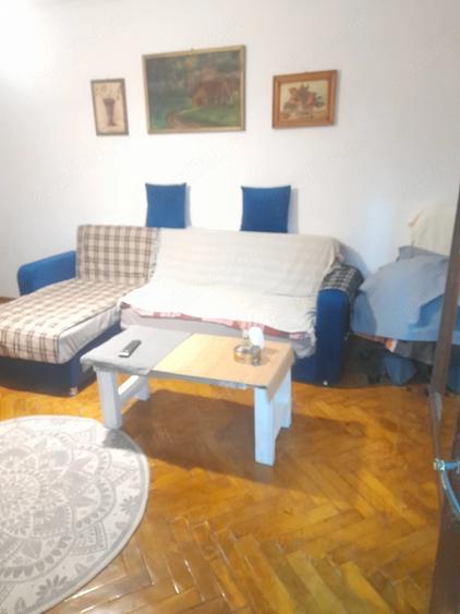 Garsonieră decomandată în Sud