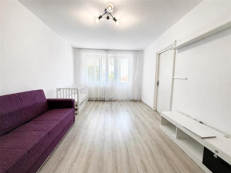 Apartament cu 2 camere decomandat, mobilat în Hipodrom 3