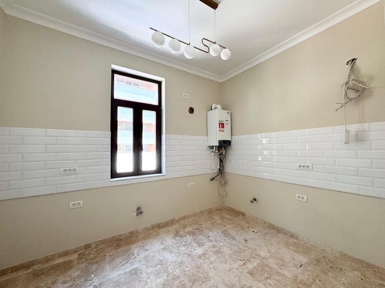 Apartament cu 4 camere în Dacia