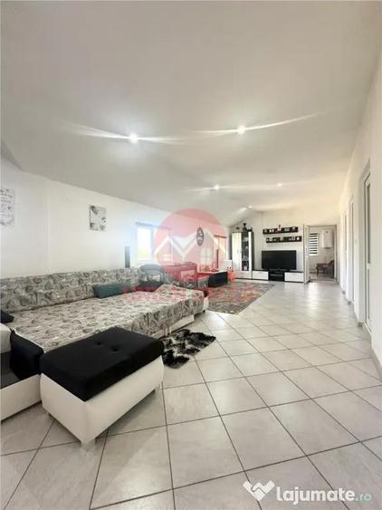 Casa cu Potential Multiplu, Pretabila Pentru Doua Familii sa - 18