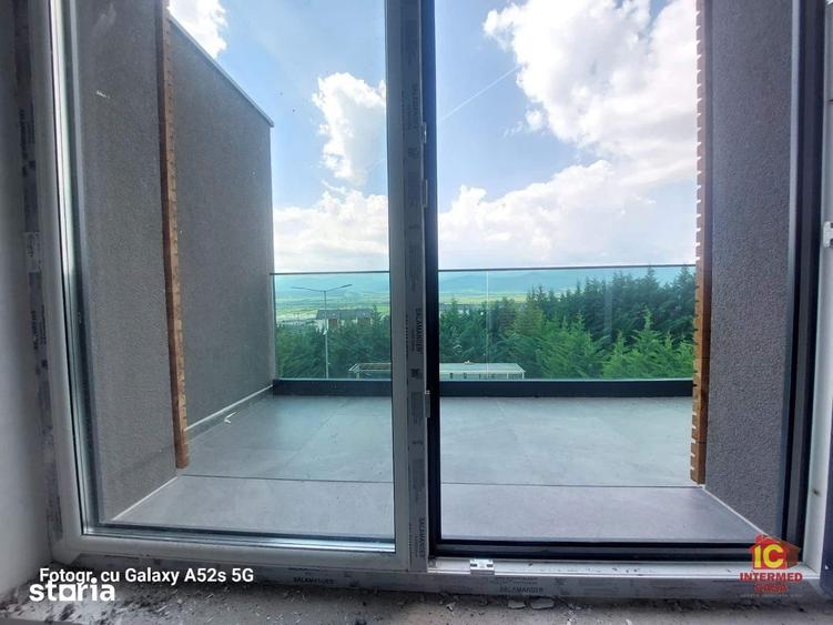 Apartament cu 3 camere în Cristian