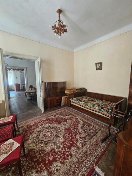 Casă individuală cu 4 camere cu Teren 489 Mp în Central