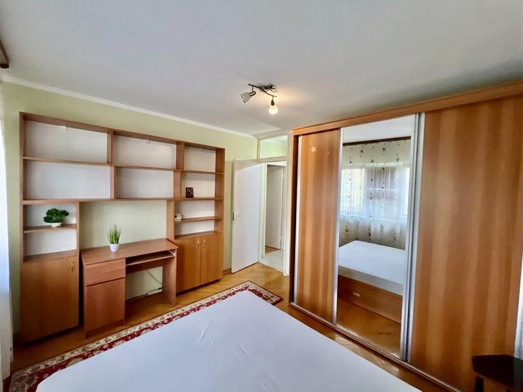 Apartament cu 2 camere decomandat, mobilat în Soarelui