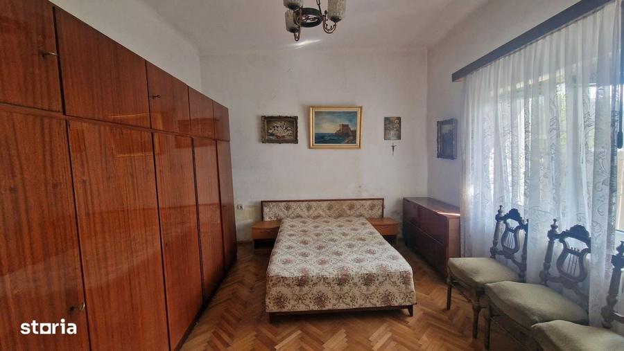 Casă cu 4 camere în Sud