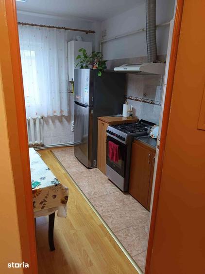 Apartament cu 2 camere semidecomandat în Mioriței