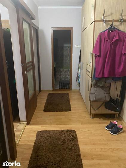 Apartament cu 2 camere decomandat în Km 5