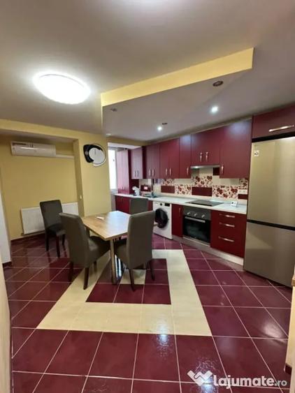 Apartament cu 4 camere decomandat în Central
