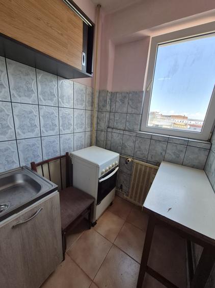 Garsonieră semidecomandată în Apărătorii Patriei
