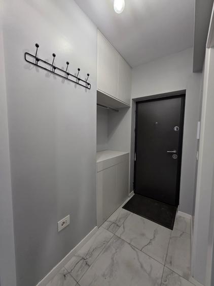 Apartament cu 3 camere decomandat, mobilat în Nicolina