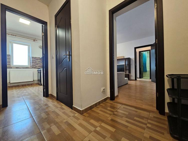 Apartament cu 2 camere semidecomandat, mobilat în Micro 9