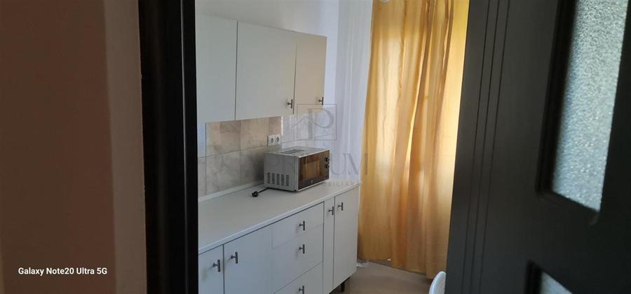 Apartament cu 3 camere semidecomandat, mobilat în Șagului