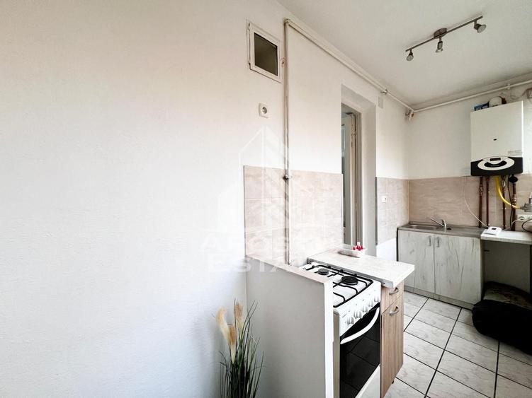 Apartament cu 2 camere semidecomandat, mobilat în Circumvalațiunii