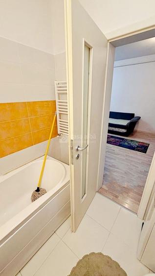 Apartament cu 2 camere decomandat, mobilat în Central