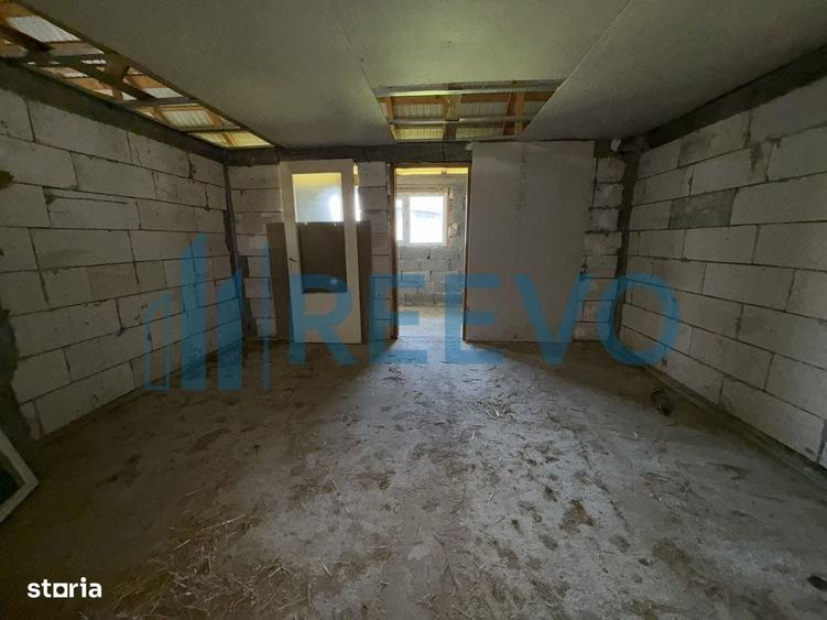 Casă cu 3 camere în Drăgești