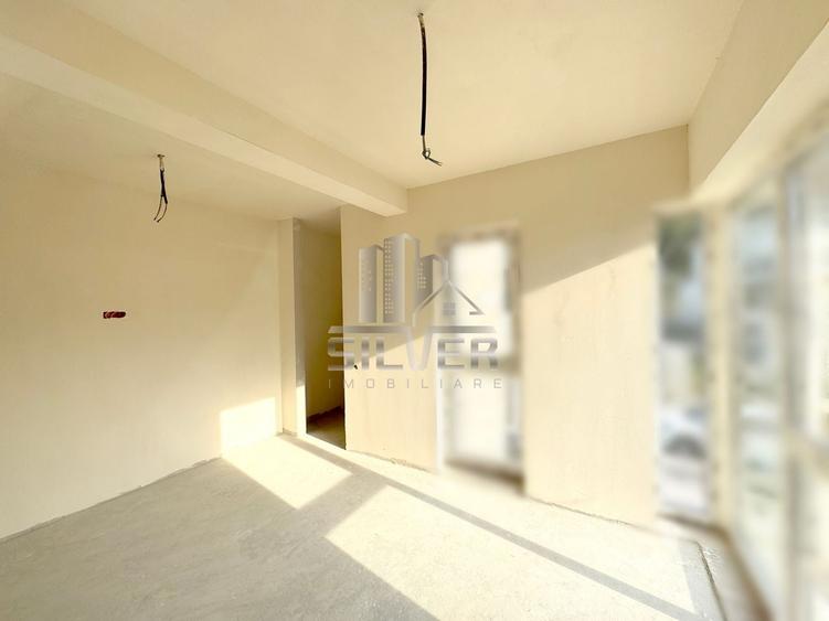 Duplex cu 5 camere cu Canalizare în Câmpului